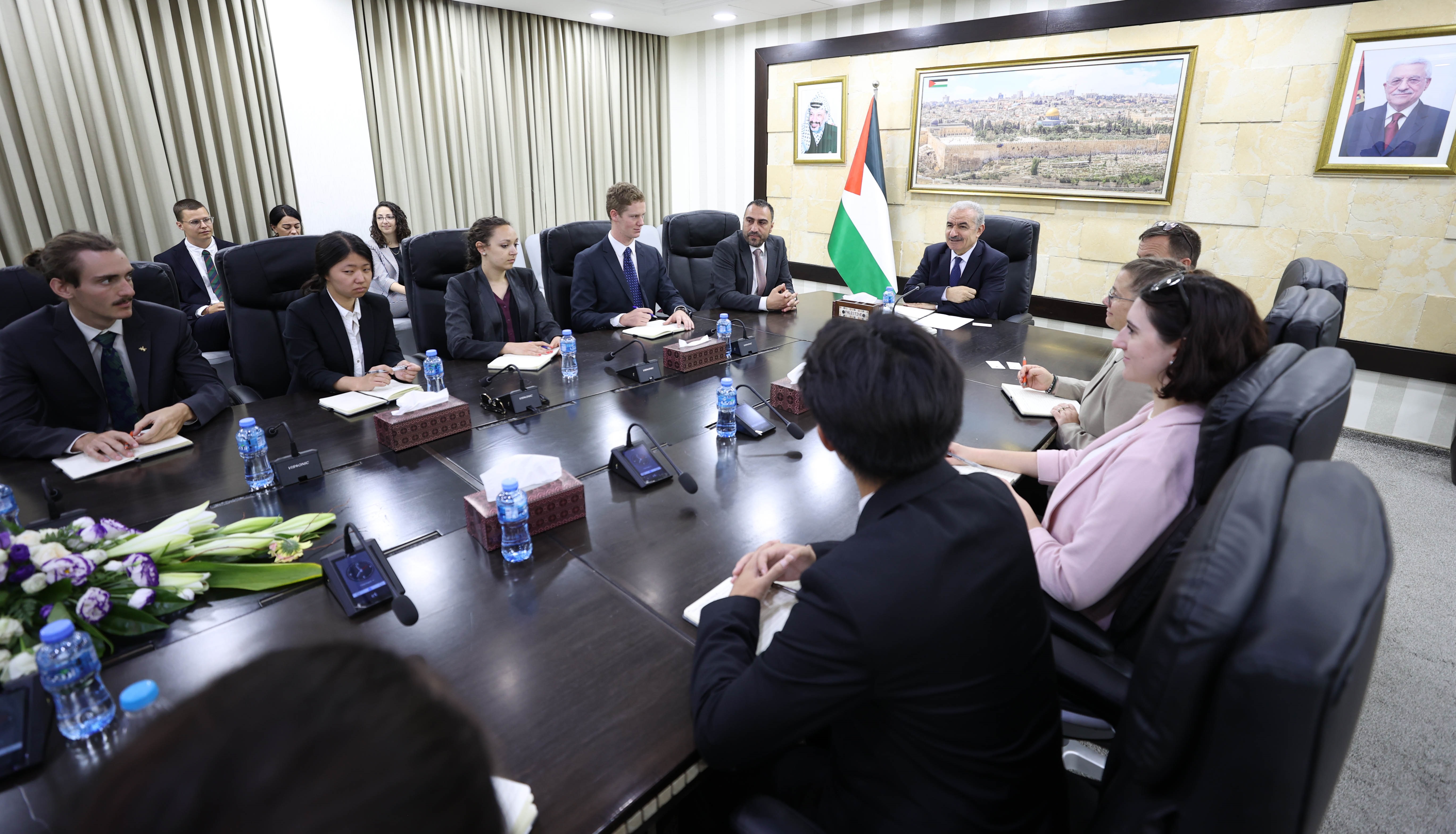 جانب من اللقاء